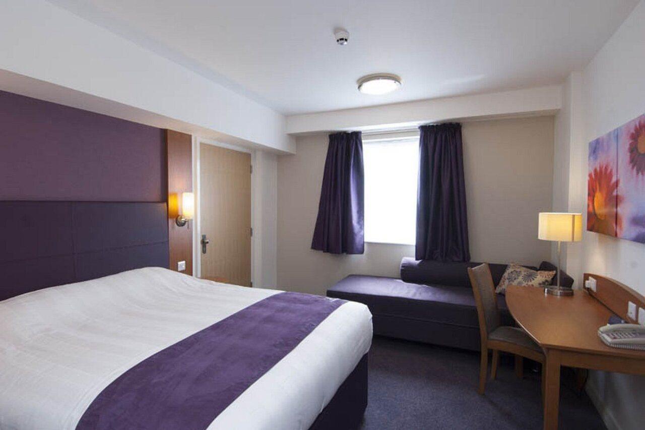 Premier Inn ברנטווד מראה חיצוני תמונה