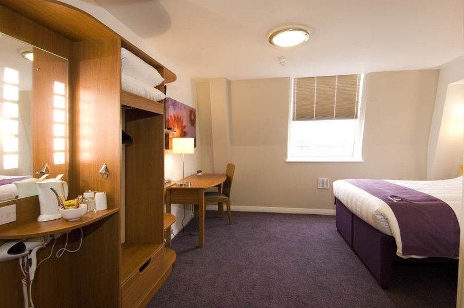 Premier Inn ברנטווד מראה חיצוני תמונה