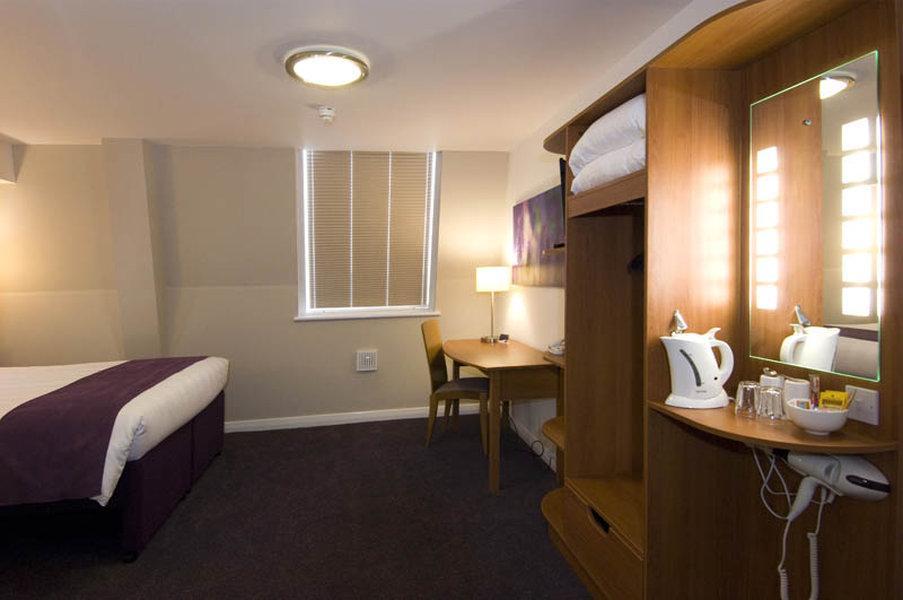 Premier Inn ברנטווד מראה חיצוני תמונה