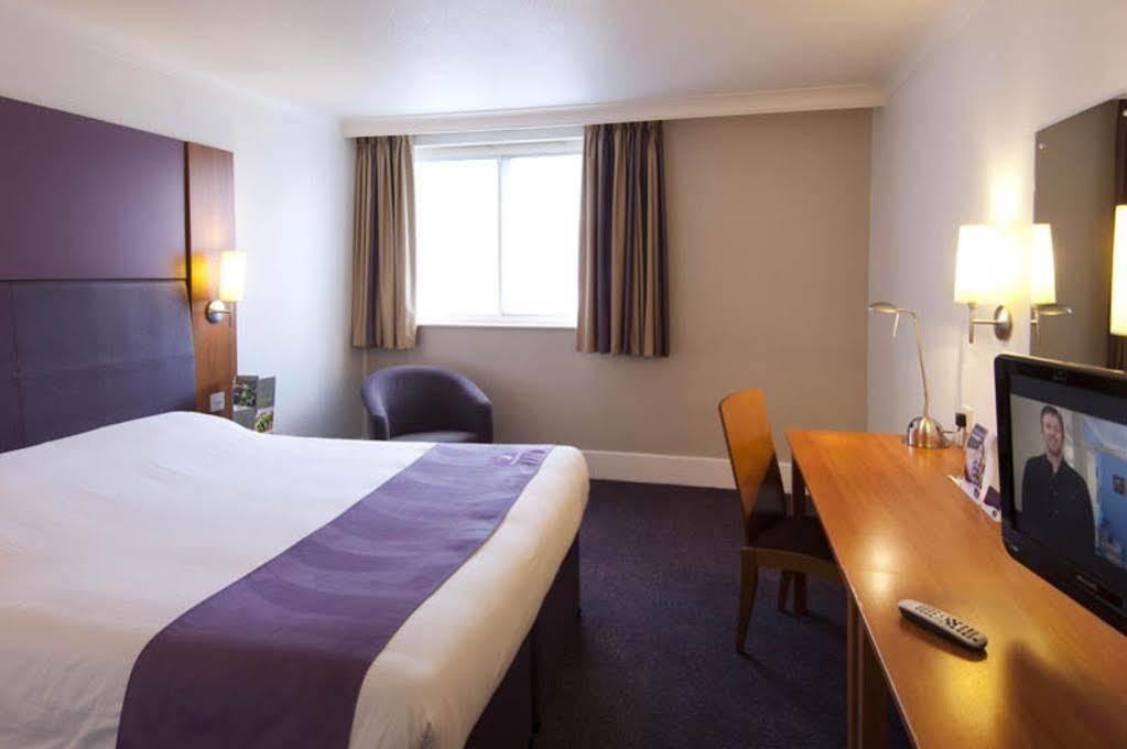 Premier Inn ברנטווד מראה חיצוני תמונה