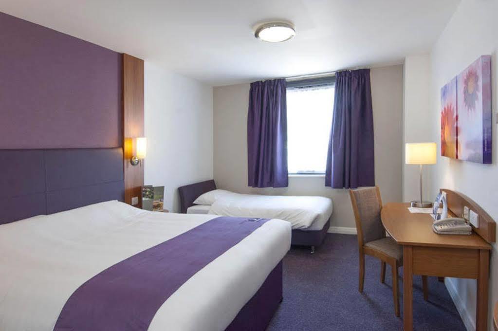 Premier Inn ברנטווד מראה חיצוני תמונה