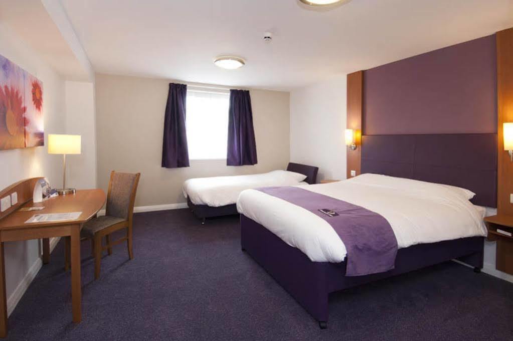 Premier Inn ברנטווד מראה חיצוני תמונה